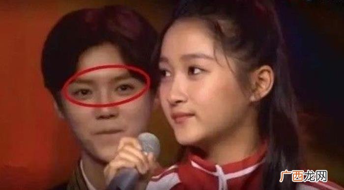 关晓彤出道前的故事，关晓彤的演艺生涯和爱情故事