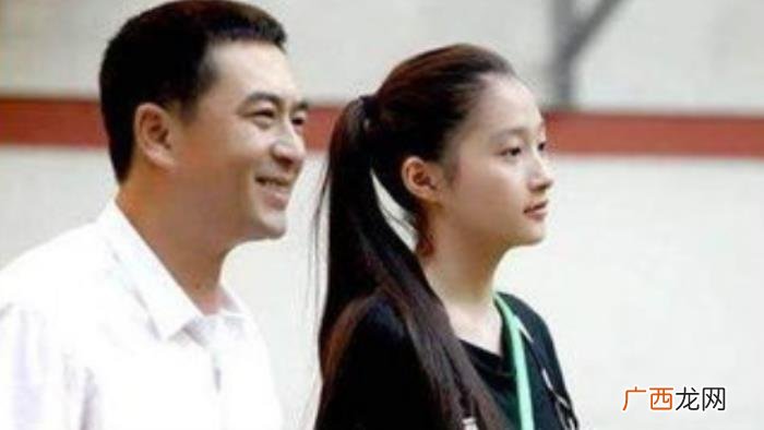 关晓彤出道前的故事，关晓彤的演艺生涯和爱情故事