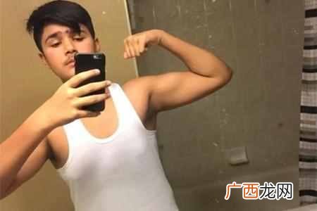 怎么瘦胸部赘肉？坚持2年，秒变健身达人
