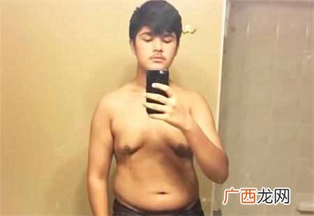 怎么瘦胸部赘肉？坚持2年，秒变健身达人