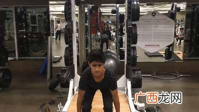 怎么瘦胸部赘肉？坚持2年，秒变健身达人