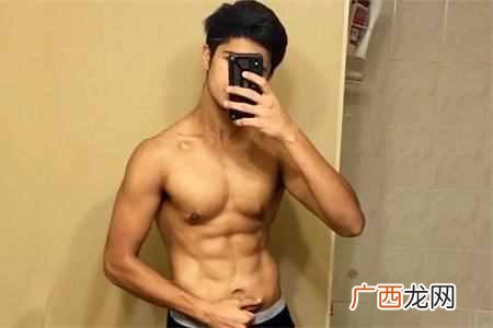 怎么瘦胸部赘肉？坚持2年，秒变健身达人