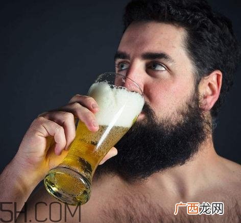身上有伤口能喝酒吗？喝酒会影响伤口愈合吗？