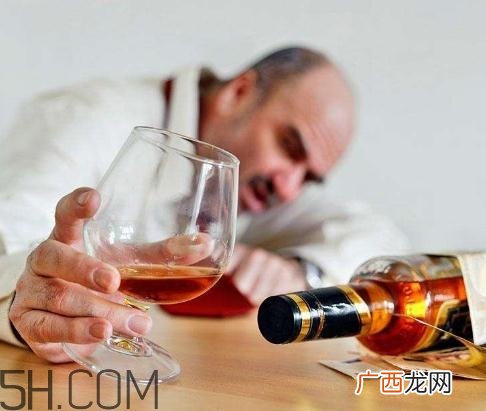 喝酒对血压有影响吗？喝酒会引起高血压吗？