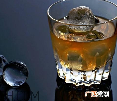 喝酒会引起痛风吗？喝酒会引起面瘫吗？