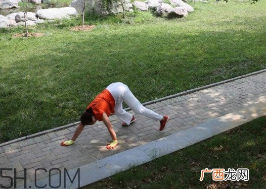 什么人不适合爬着走?爬着走锻炼叫什么