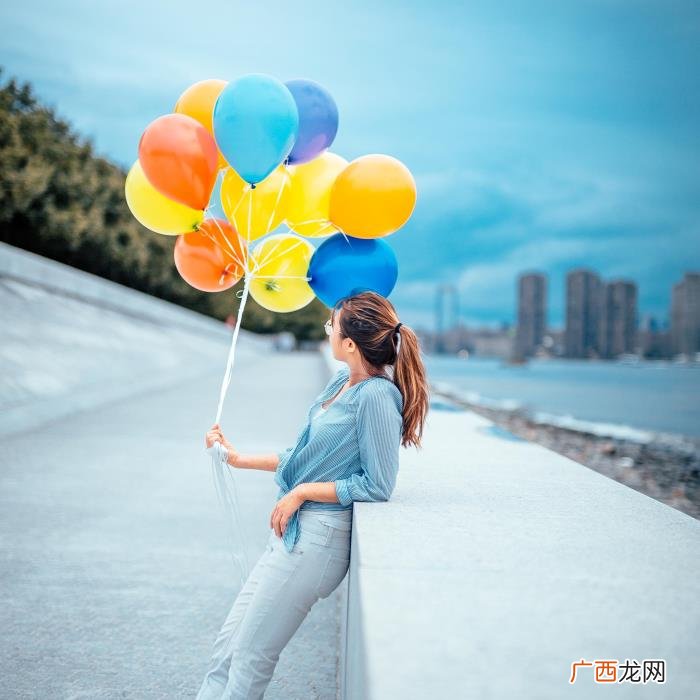 女朋友和男闺蜜单独出去玩，女朋友和男闺蜜一起旅游7天