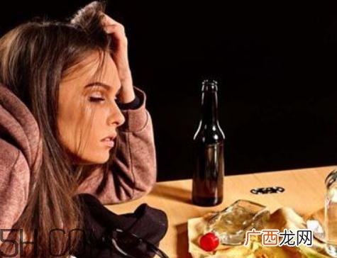 酒精肝是什么引起的？酒精肝是喝酒喝的吗？