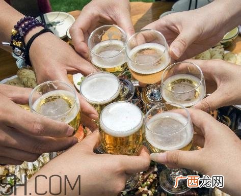 酒精肝是什么引起的？酒精肝是喝酒喝的吗？