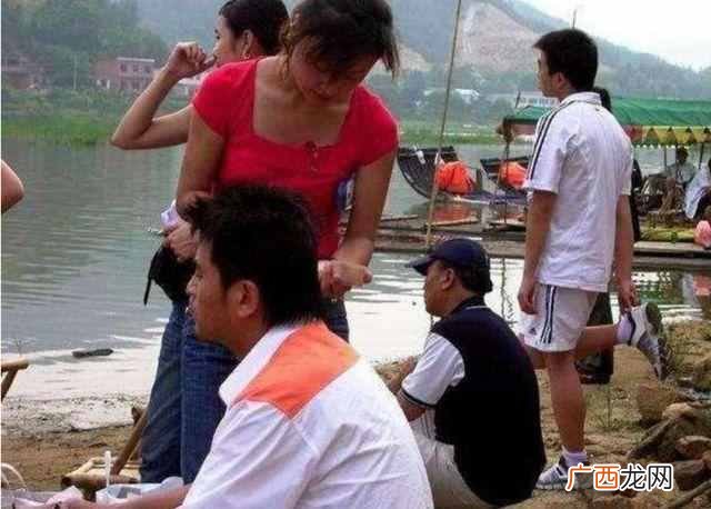 毕福剑现在怎么样？离开央视，一样过得红红火