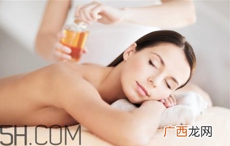 精油按摩的好处 精油的功效与用法