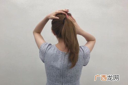 怎么绑马尾紧实不松散