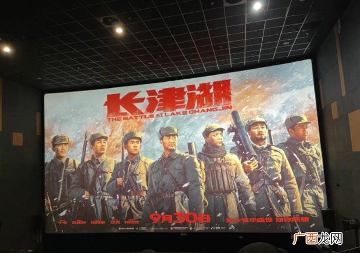 易烊千玺证件照九宫格,易烊千玺晒