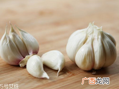 吃大蒜对肾有好处吗?大蒜泡酒可补肾