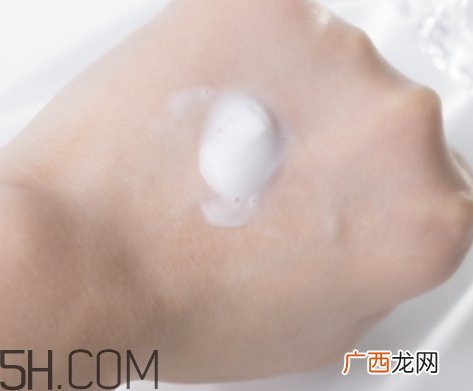 muji无印良品乳液清爽型滋润型高保湿型哪款好_区别