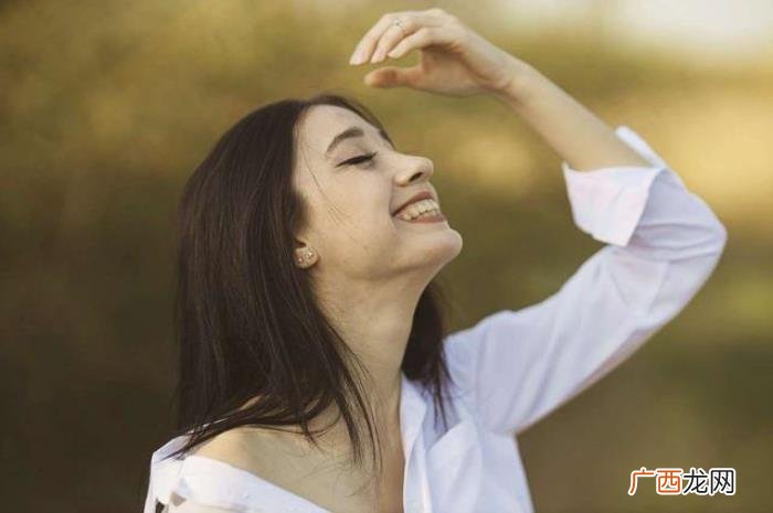 男人思念就是不联系,男人越是想念一个人