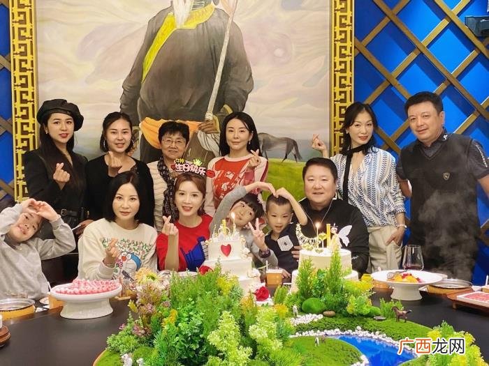 于冬老婆金巧巧，于冬豪宅内为老婆庆生