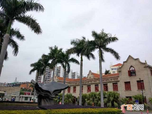 厦门大学怎么样？全国最美大大学，打开窗户就
