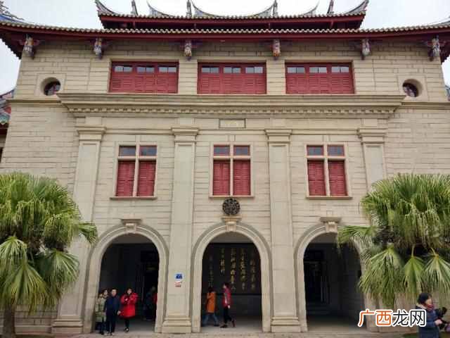 厦门大学怎么样？全国最美大大学，打开窗户就