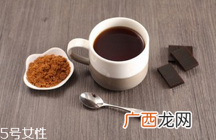 红糖不能和什么一起吃？红糖水可以加蜂蜜吗？