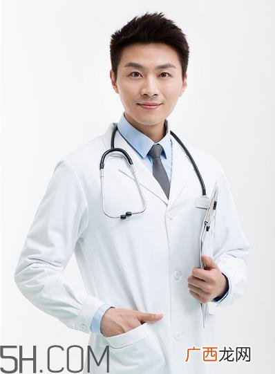 荨麻疹会引起发烧吗？荨麻疹会长到脸上吗？