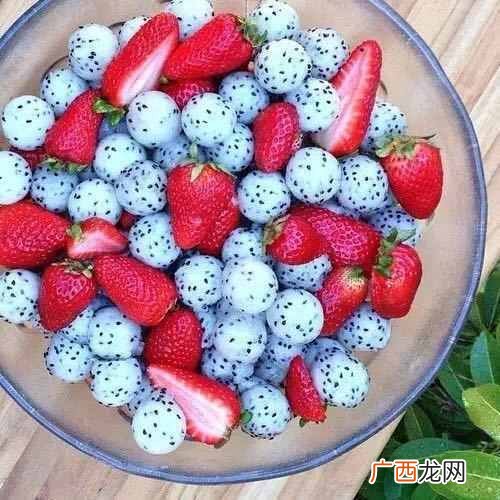 火龙果怎么吃方便?美食达人教你好看又好吃的方