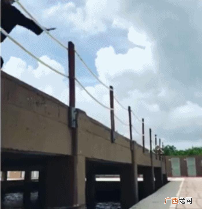 黄子韬快本，还记得黄子韬第一次上快本表演的节目吗