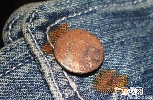 衣服上铁锈怎么洗掉？用这个方法一点痕迹都没