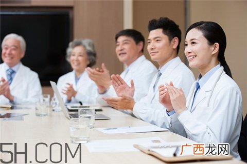 白内障能针灸吗？白内障能配眼镜吗？