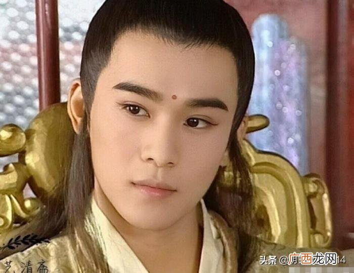 雪花女神龙伤感背景音乐，雪花女神龙