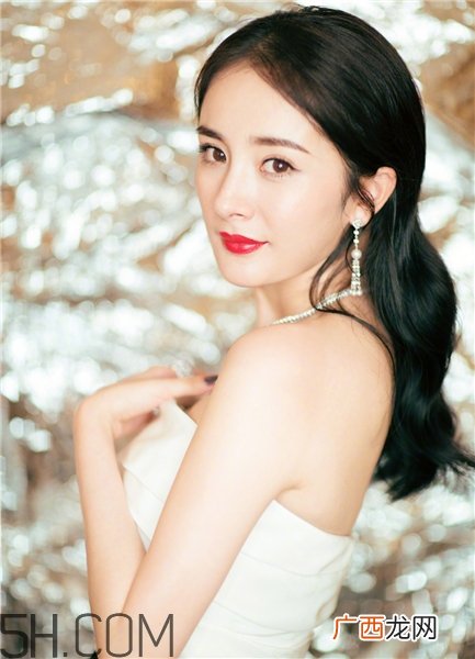 黄褐斑为什么冬轻夏重？黄褐斑为什么是对称的？