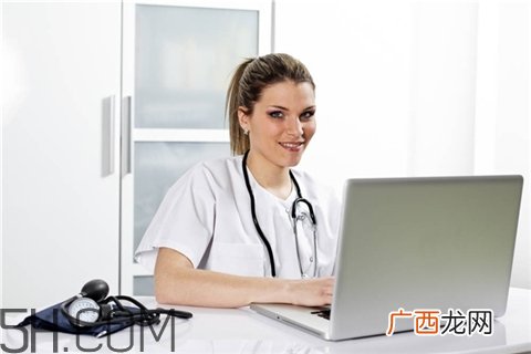 沙眼可以割双眼皮吗?沙眼可以做美瞳线吗?
