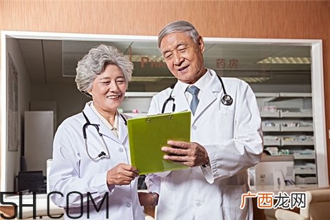 沙眼能戴隐形眼镜吗？沙眼能戴美瞳吗？