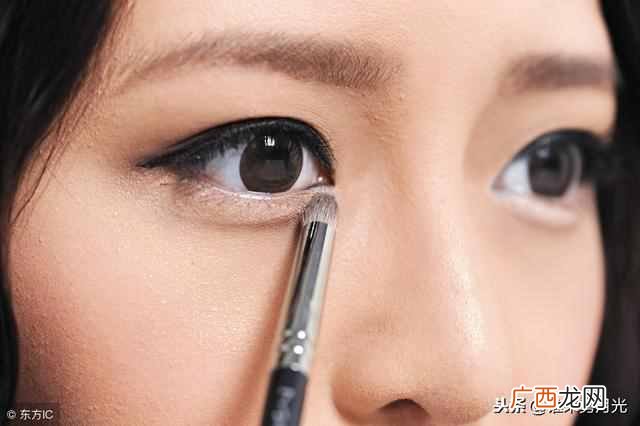眼线最自然的画法 单眼皮怎么画眼线