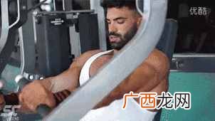 四个动作练好胸肌 怎么练胸肌最快
