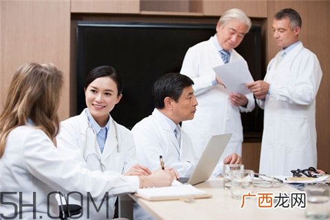 牙周炎可以矫正牙齿吗？牙周炎可以用冲牙器吗？
