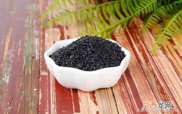 生黑芝麻怎么吃最好补肾（壮阳补气并且对头发