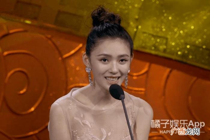 林允张艺兴，张艺兴林允的CK广告图被嘲身材差