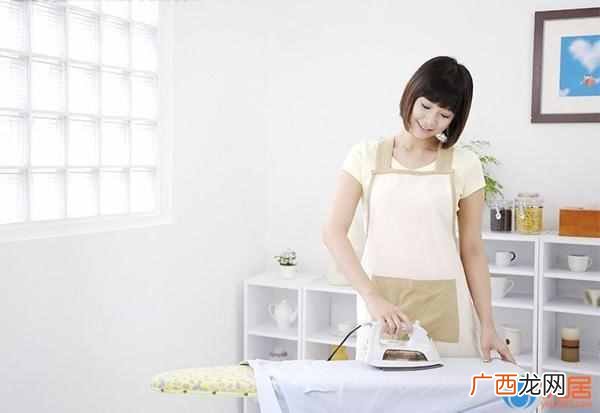 蒸汽熨斗最正确的使用方法 熨斗怎么用