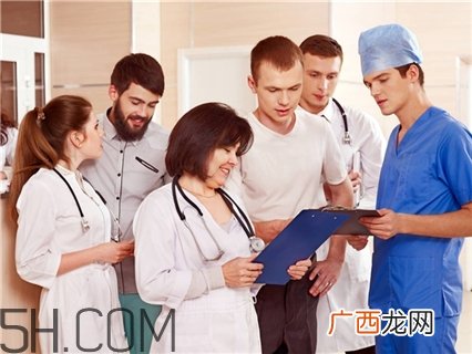 胃出血和胃穿孔的区别胃出血和胃穿孔的症状
