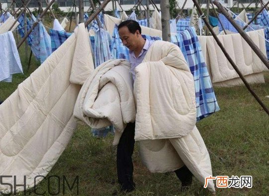 晒被子有什么好处？被子多久晒一次比较好