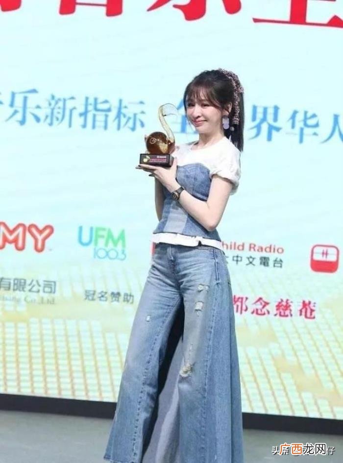 王心凌热搜，甜心教主王心凌脸蹦了一早上热搜看着像大妈