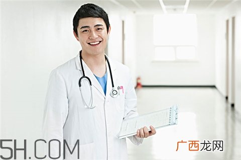 骨折好了为什么还肿着？骨折好了之后还会痛吗？