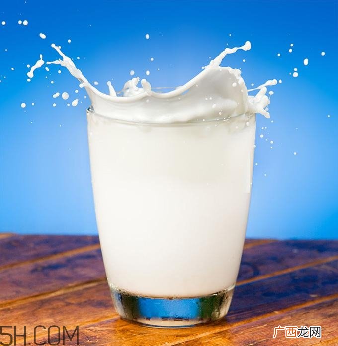 酸奶什么时候喝最好?睡前喝酸奶好还是牛奶好?