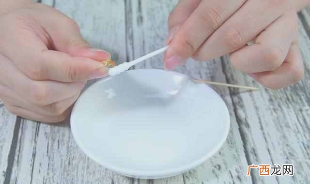脂肪粒怎么去掉，一个妙招就可以解决！