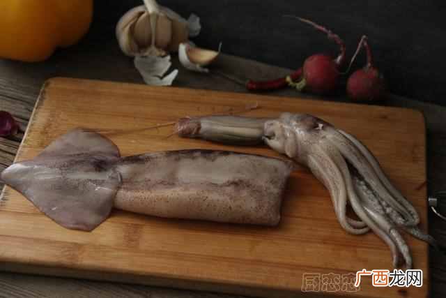 鱿鱼怎么处理，教你最简单的处理方法，这么做