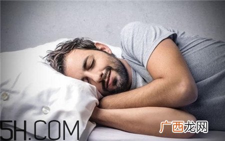 睡觉时手麻是怎么回事?手麻是哪些病的隐患?