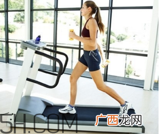 跑步机的正确跑步姿势是什么？跑步机跑步的注意事项有哪些？