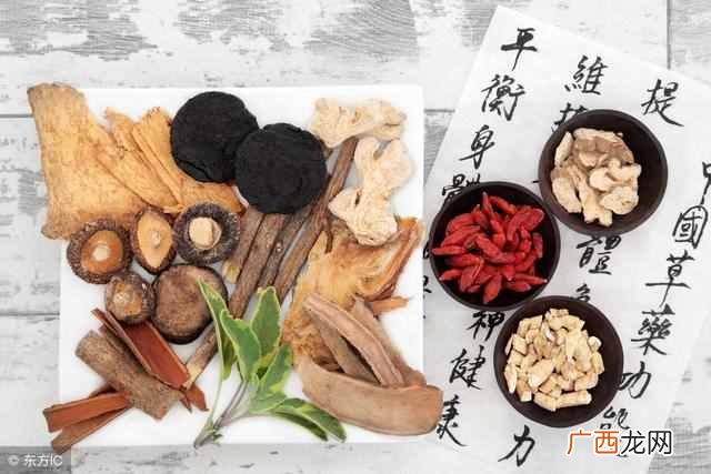 脸上有斑怎么办，祛斑最有效的办法！