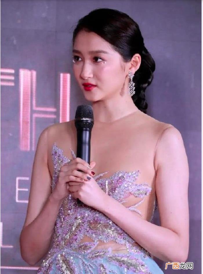 周洁琼脖子短，周洁琼脖子粗